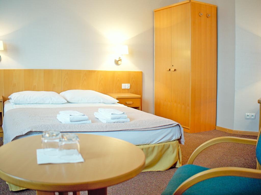 Płońsk Hotel Orlik מראה חיצוני תמונה